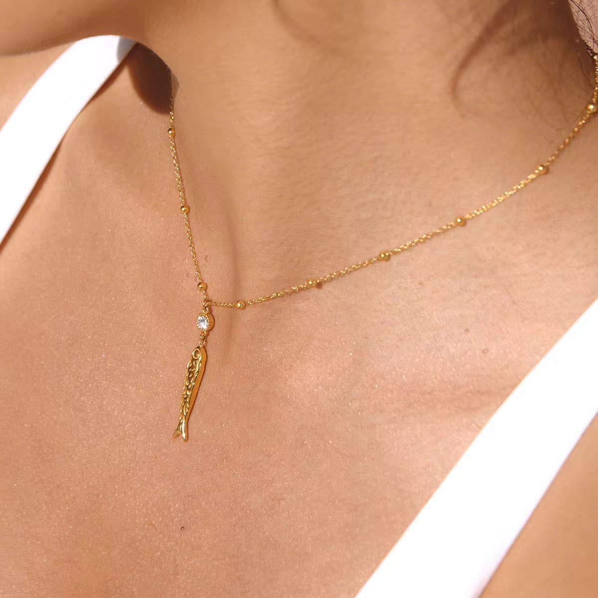 Fishy stone necklace