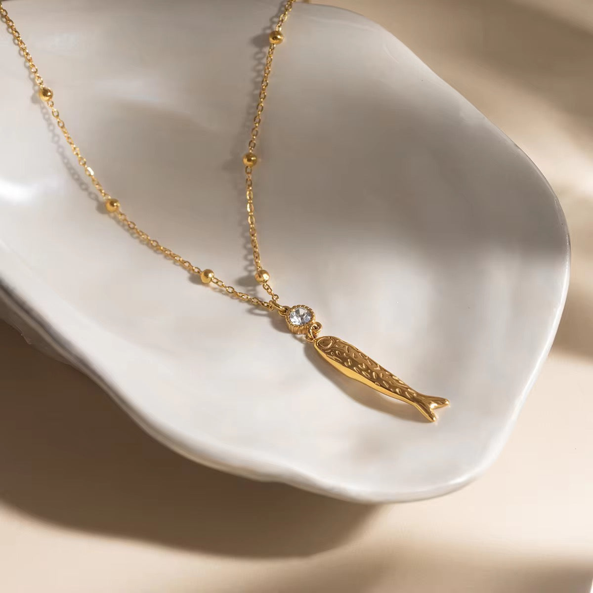 Fishy stone necklace