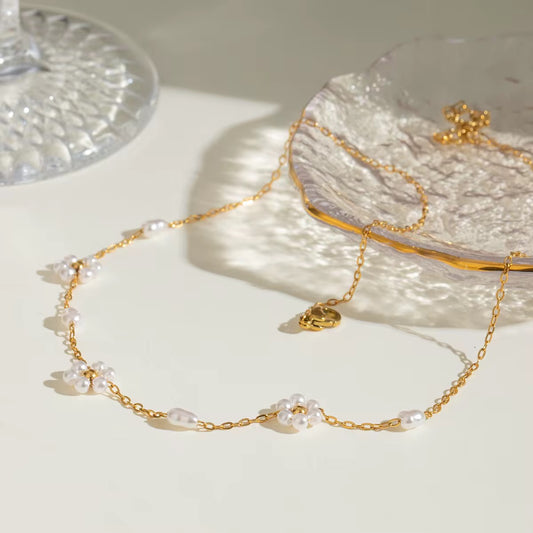 White Flower Necklace