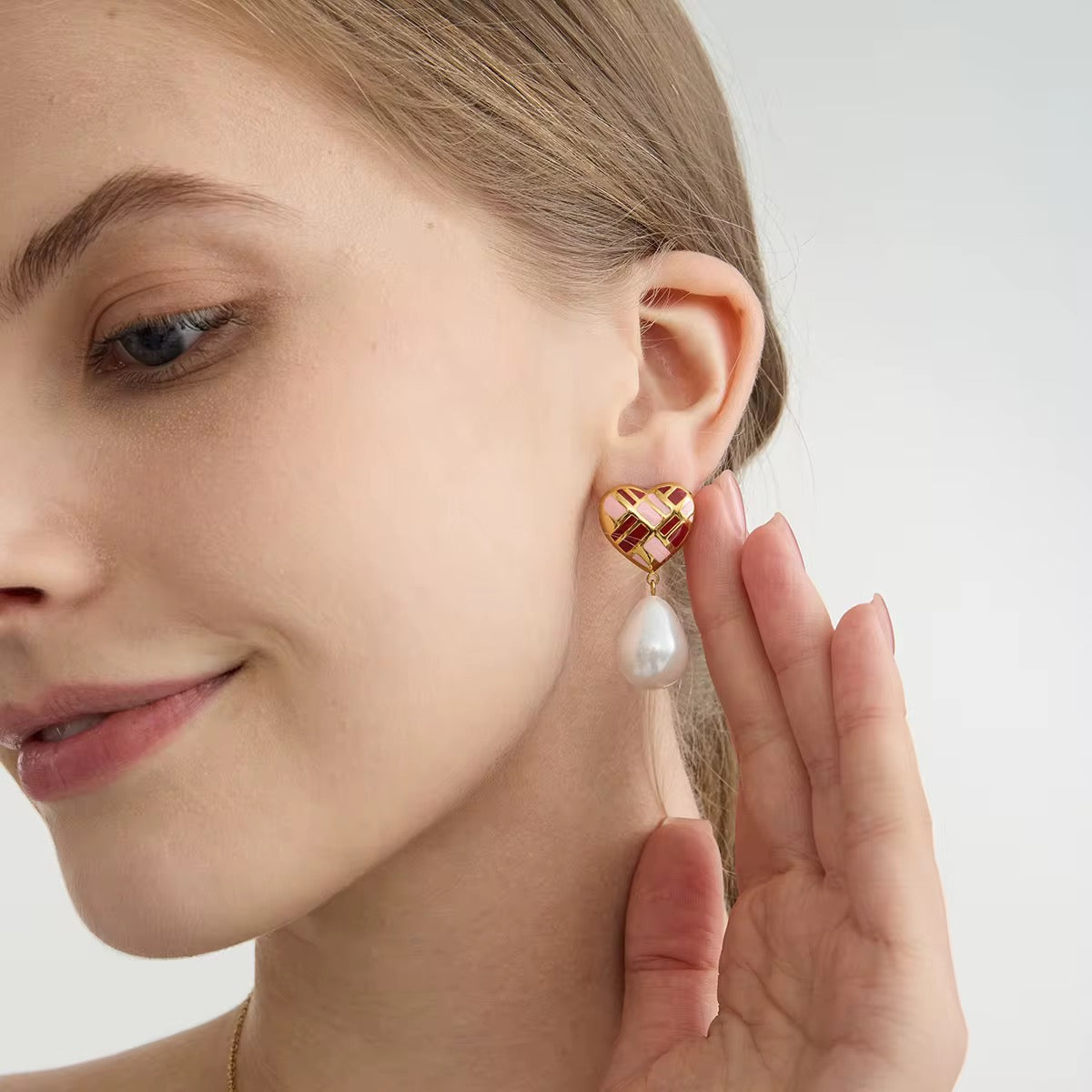 Enamel Heart Pearl Drops