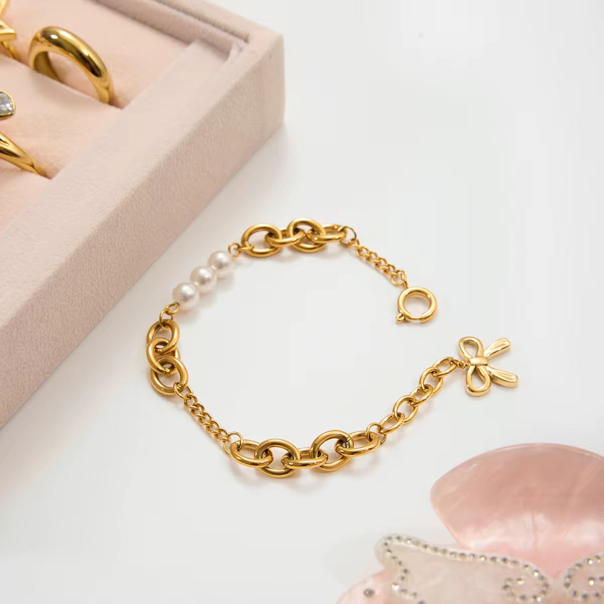 Bow Pearl bracelet